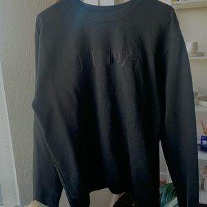 Unisex size medium band crewneck. The 1975